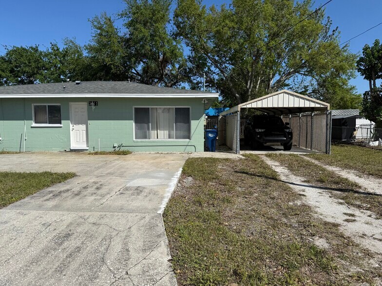 More Photos Of 3111 26th St W, Bradenton Flex For Sale