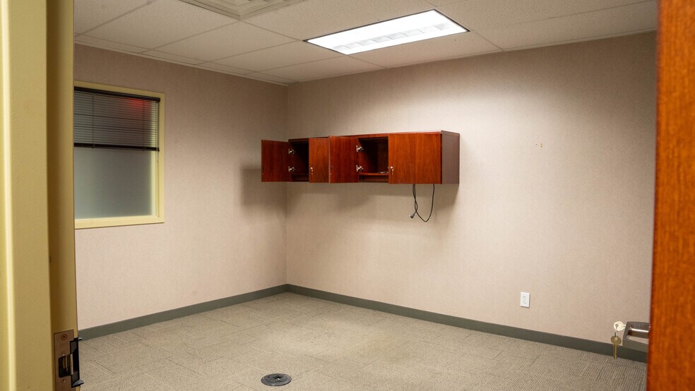 More Photos Of 1021 Watervliet Shaker Rd, Schenectady Office For Lease