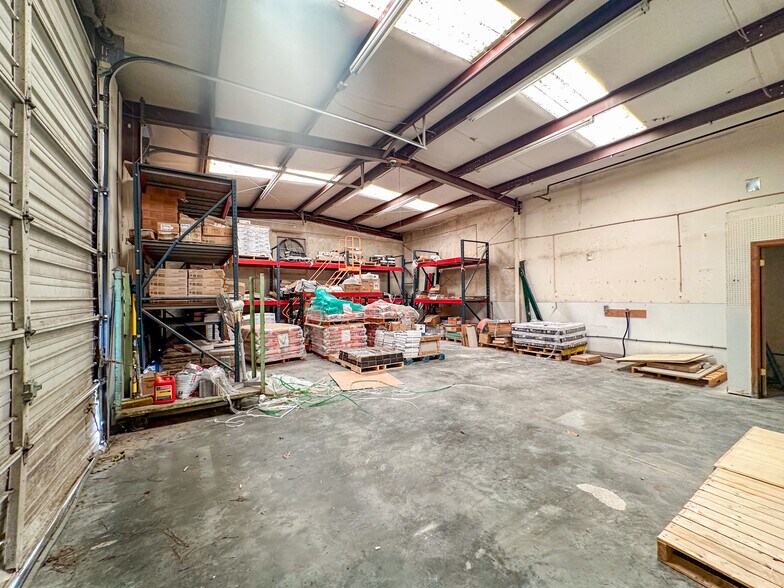 More Photos Of 3105 Memorial Pky NW, Huntsville Warehouse For Sale