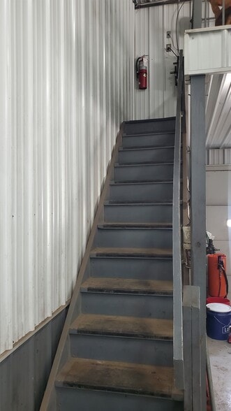 More Photos Of 9449 Genesee St, New Lothrop Auto Repair For Sale