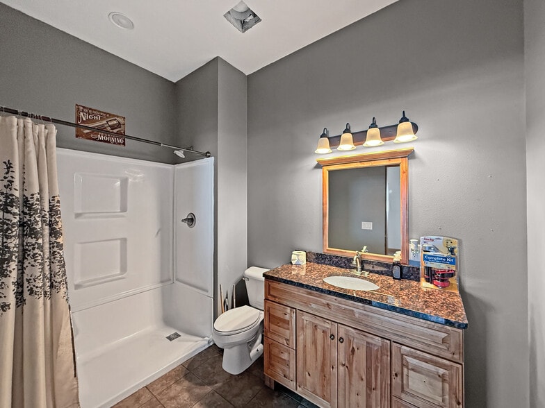 More Photos Of 10980 NE Hubbell Rd, Maxwell Industrial For Sale