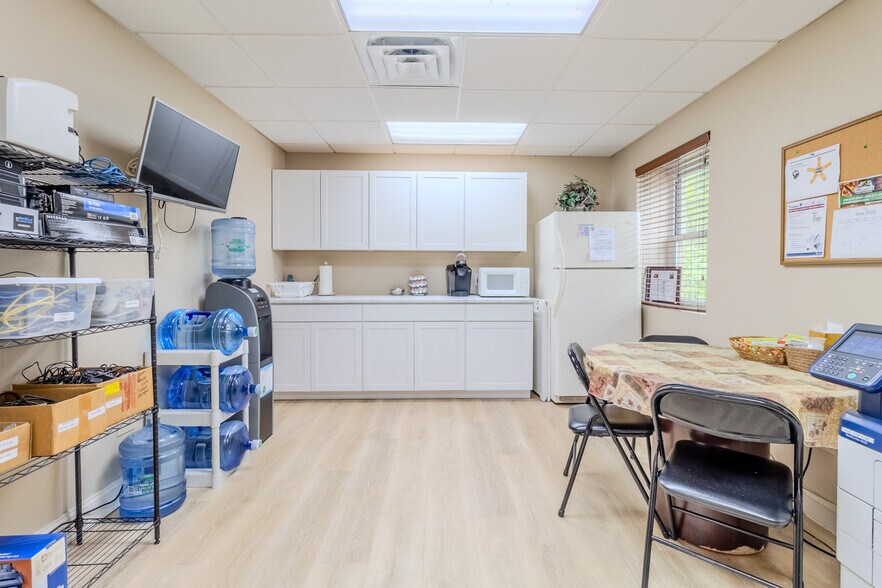 More Photos Of 2703 Mosside Blvd, Monroeville Medical For Sale