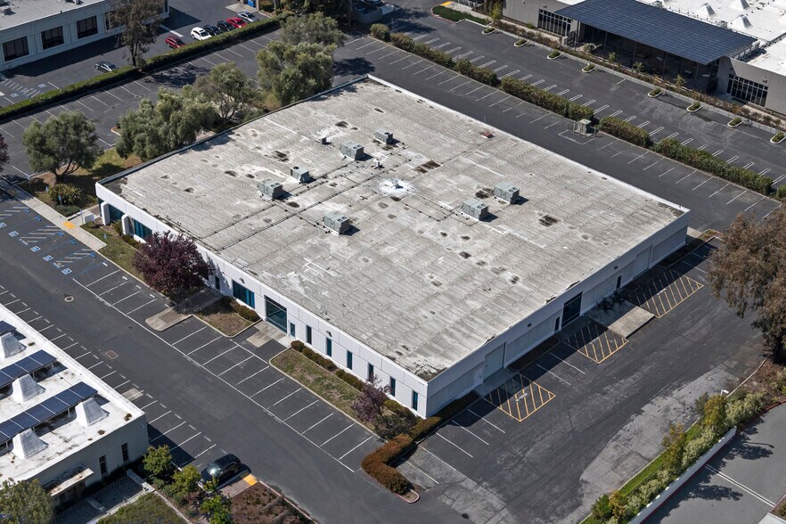 More Photos Of 445-447 Indio Way, Sunnyvale Research And Development For Lease