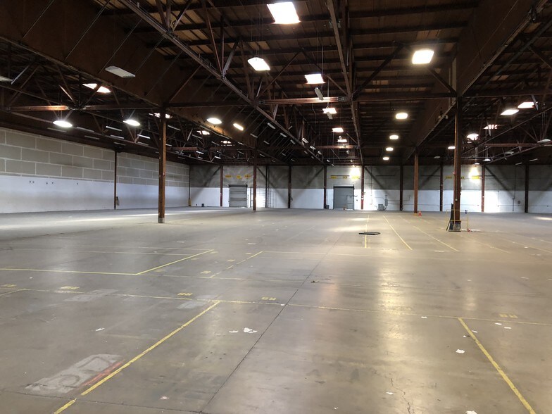 More Photos Of 6201 Coliseum Way, Oakland Warehouse For Lease