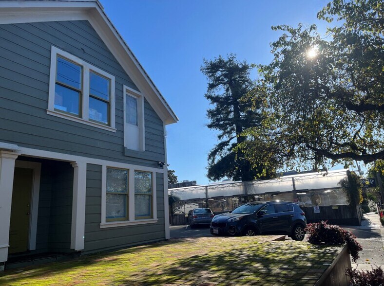 Primary Photo Of 5874 Doyle St, Emeryville Office For Sale