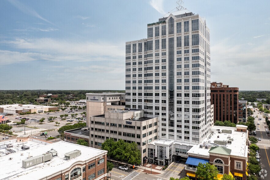 Primary Photo Of 222 Central Park Ave, Virginia Beach Office For Lease