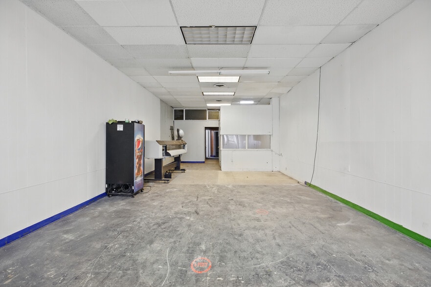 More Photos Of 14049-14051 Gratiot Ave, Detroit Storefront Retail Office For Sale