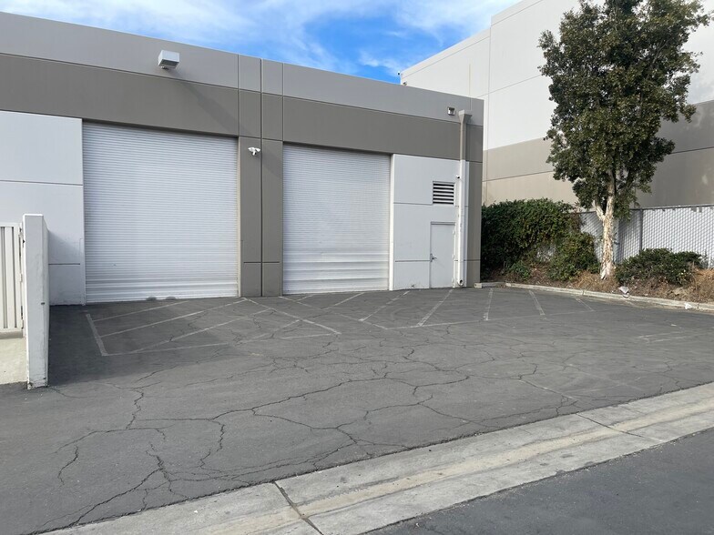 More Photos Of 1610 S Grove Ave, Ontario Warehouse For Lease