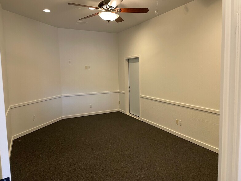 More Photos Of 1951 Commerce Center Circle, Prescott Medical For Lease