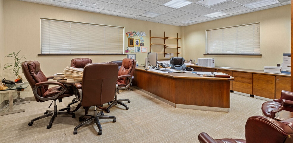 More Photos Of 60 E Us Highway 46, Fairfield Flex For Sale