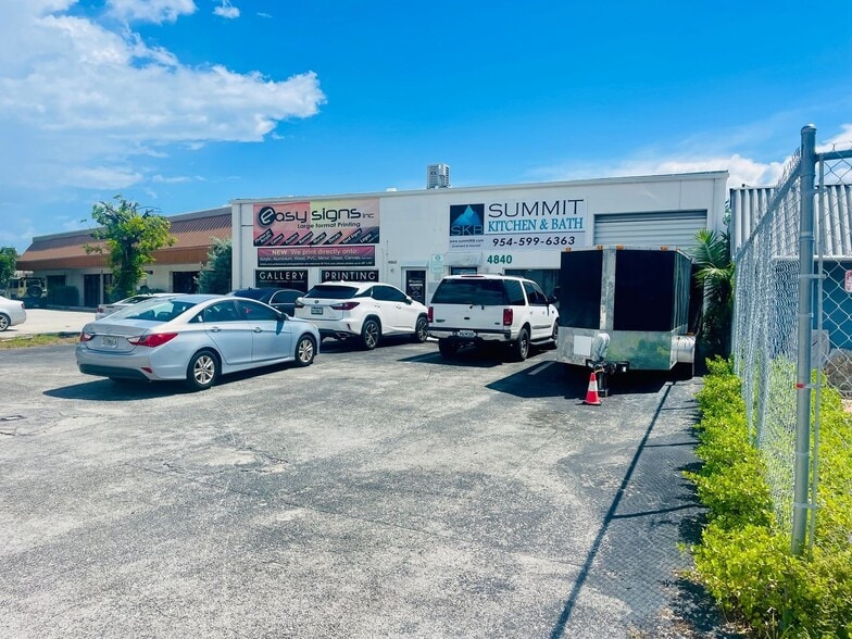 More Photos Of 4840-4860 N Dixie Hwy, Oakland Park Warehouse For Sale