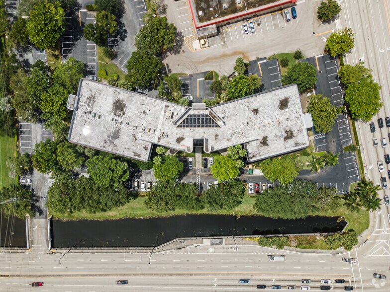 More Photos Of 2 S University Dr, Plantation Office For Lease