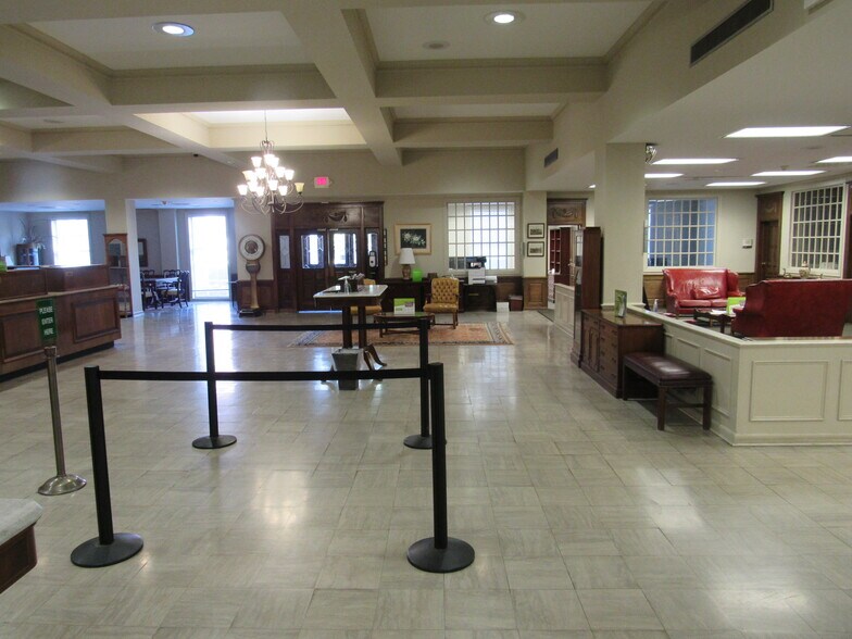 More Photos Of 710 Main St, Columbus Office For Sale