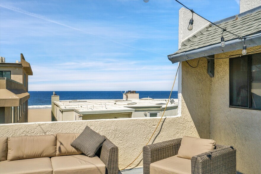 More Photos Of 14 Mast, Marina Del Rey Apartments For Sale