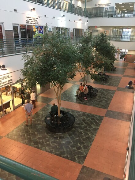 More Photos Of 6801 McPherson Rd, Laredo Medical For Lease