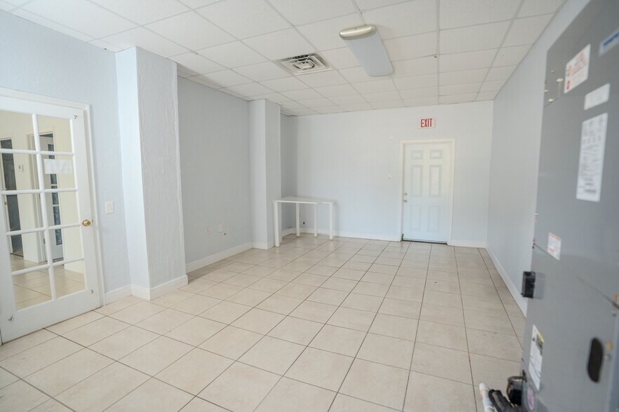 More Photos Of 5995 N Courtenay Pky, Merritt Island Light Manufacturing For Sale