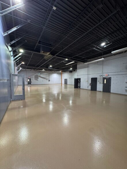More Photos Of 240 Humphrey St, Englewood Warehouse For Lease