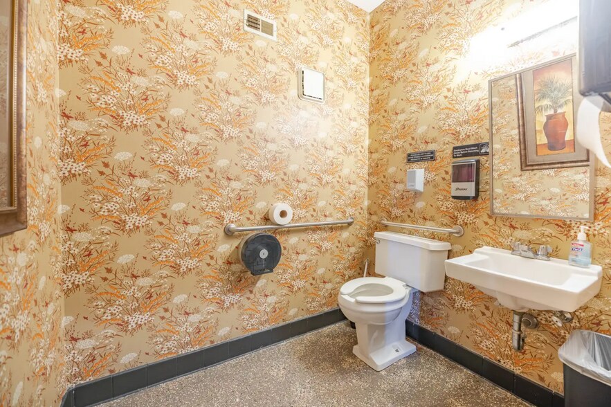 More Photos Of 245 Tanglewood Ct, Taylorsville General Retail For Sale