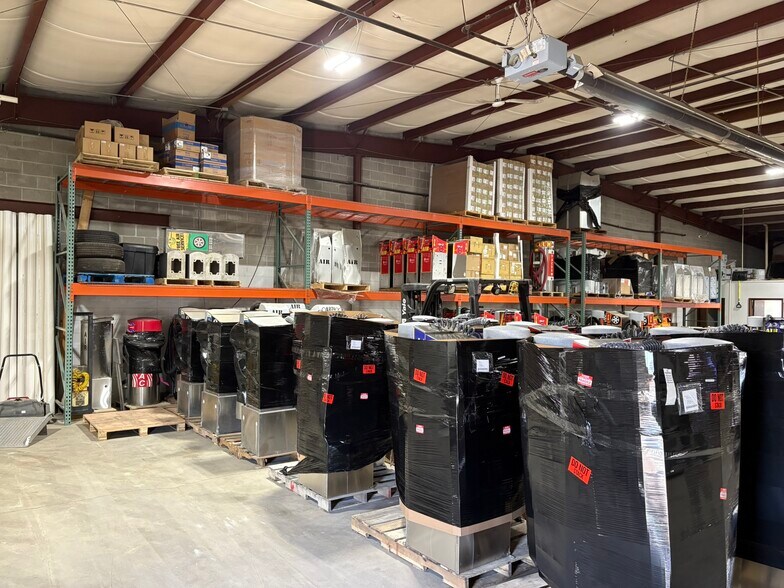 More Photos Of 53042 Faith Ave, Elkhart Light Manufacturing For Sale