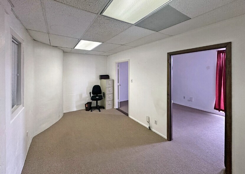 More Photos Of 201-209 Eubank Blvd NE, Albuquerque Office For Lease