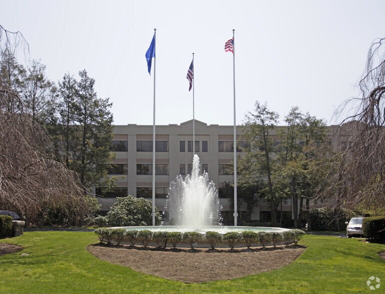 More Photos Of 1700 E Putnam Ave, Old Greenwich Office For Lease