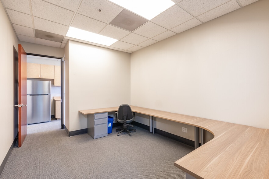 More Photos Of 600 American Way, Windsor Warehouse For Lease
