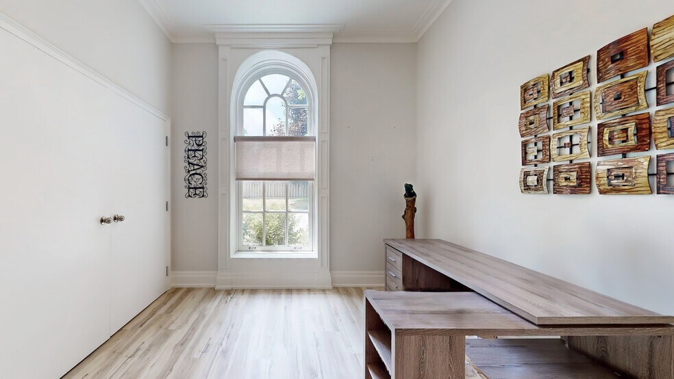 More Photos Of 42 Somerville St, Whitchurch-Stouffville Specialty For Sale