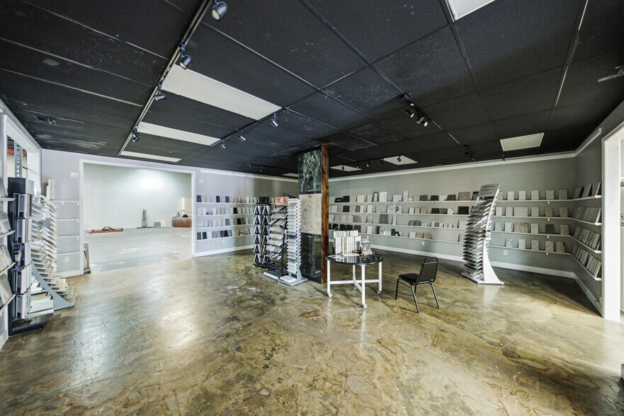 More Photos Of 2205 E Edgewood Dr, Lakeland Freestanding For Lease