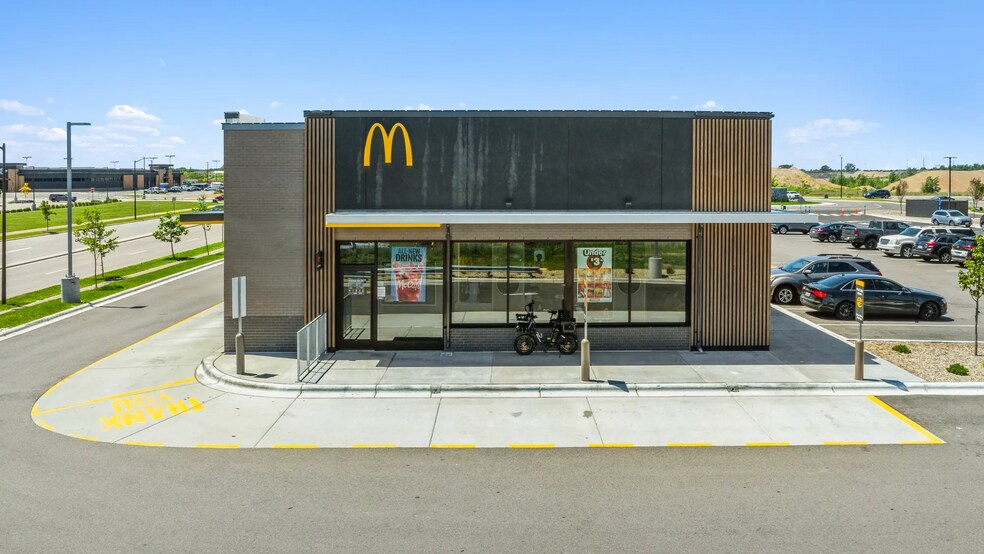 More Photos Of 15460 English Ave, Apple Valley Fast Food For Sale