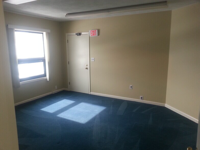 More Photos Of 555 Pleasant St, Brockton Office For Lease