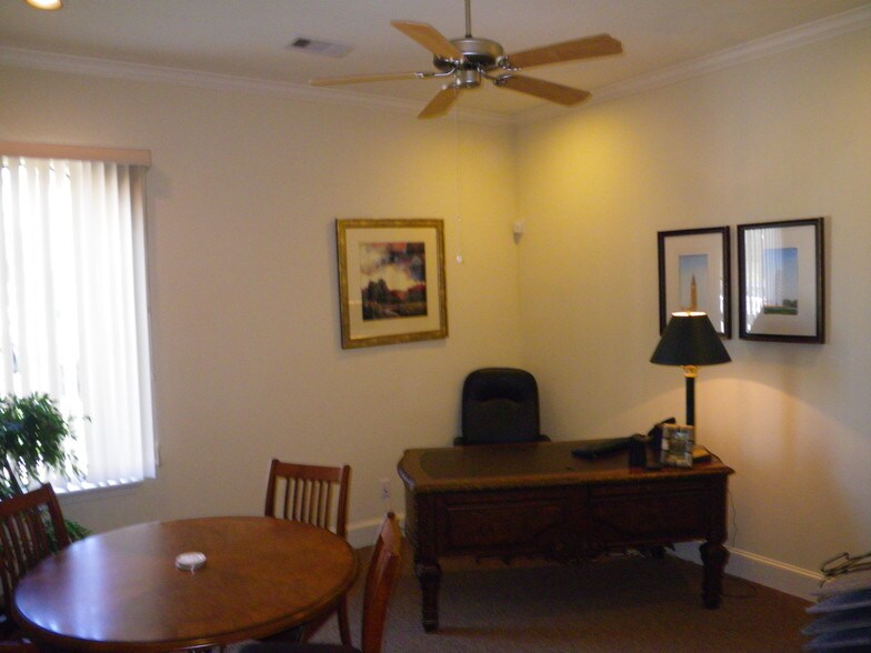 More Photos Of 13644 Breton Ridge St, Houston Medical For Sale