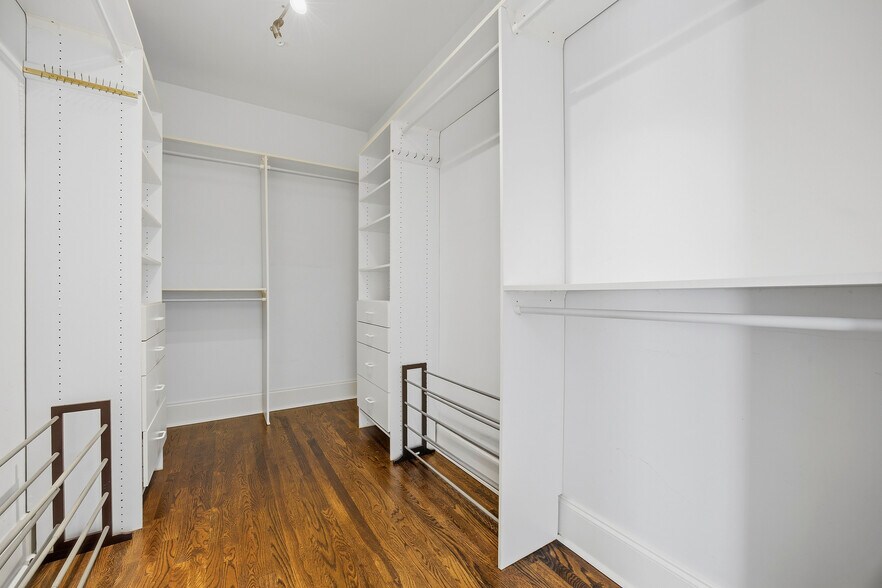 More Photos Of 574 East Ave NE, Atlanta Specialty For Sale