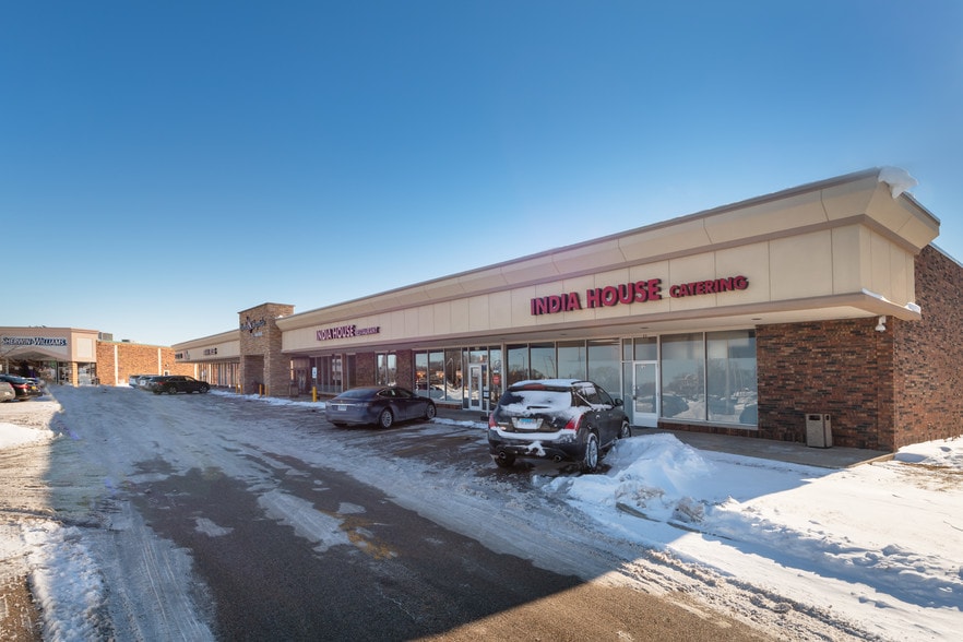 More Photos Of 675 W Golf Rd, Hoffman Estates Storefront For Lease