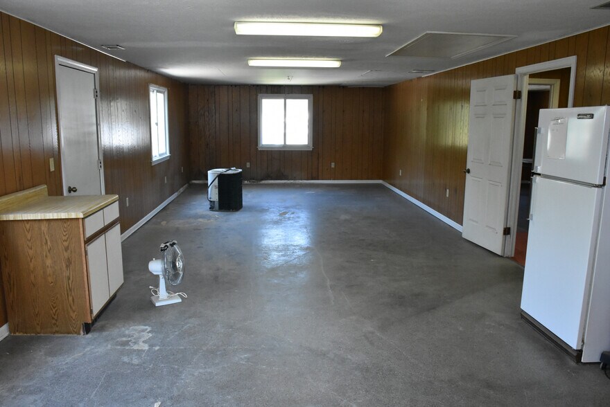 More Photos Of 136 Smith st, Cochranton Industrial For Sale