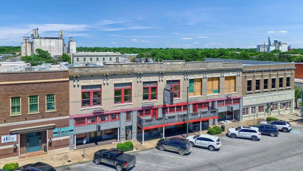 More Photos Of 115 S Travis St, Sherman General Retail For Sale