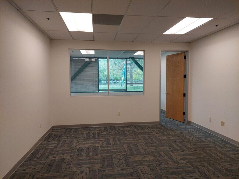 More Photos Of 5890 Stoneridge Dr, Pleasanton Medical For Lease