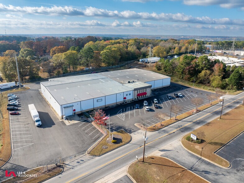 More Photos Of 309 Cash Memorial Blvd, Forest Park Distribution For Lease