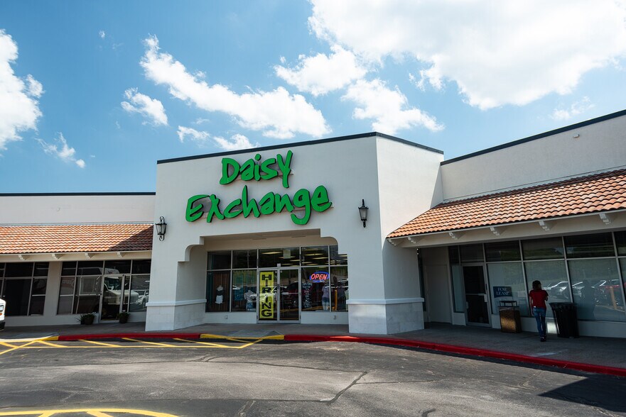 More Photos Of 7104-7122 S Sheridan Rd, Tulsa Unknown For Lease