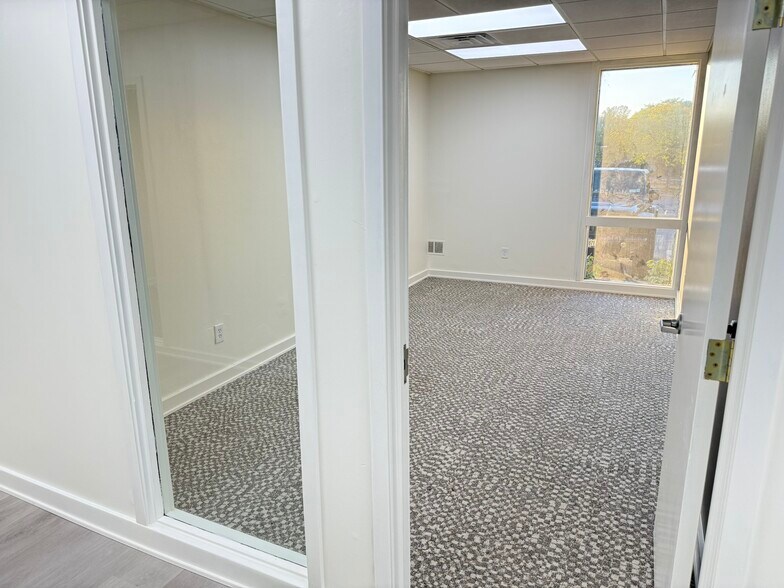 More Photos Of 20 Office Park Way, Pittsford Office For Lease
