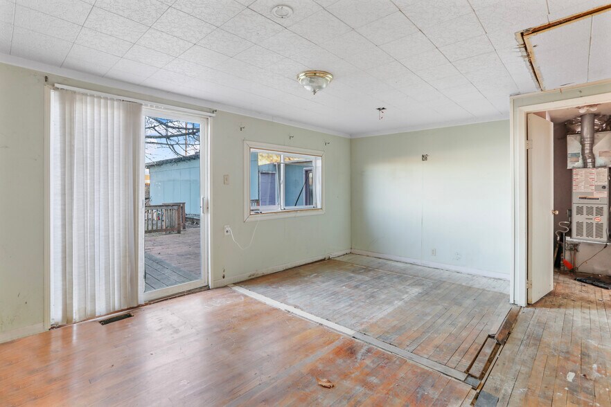 More Photos Of 6350 NE 66th Ave, Portland Flex For Sale