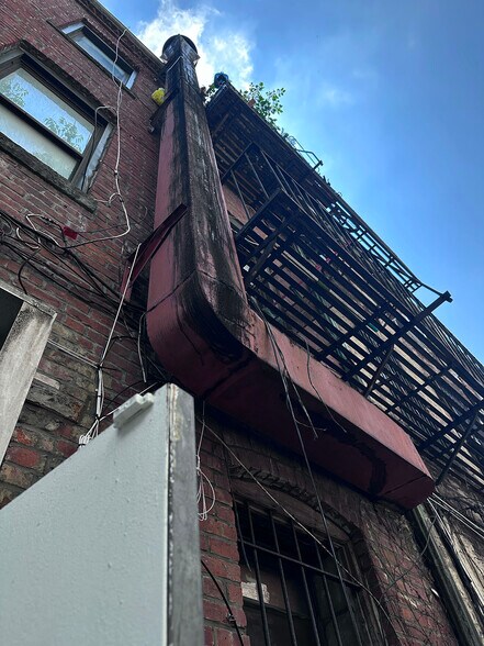 More Photos Of 1272 Nostrand Ave, Brooklyn General Retail For Lease