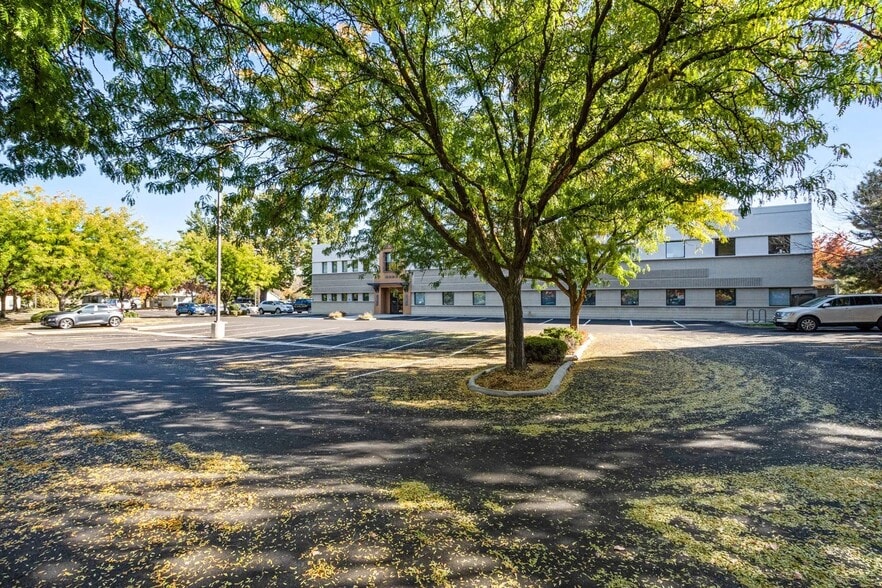 More Photos Of 4355 W Emerald St, Boise Office For Lease