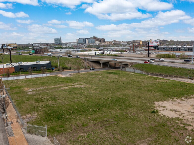 Primary Photo Of 4112 Clayton Ave, Saint Louis Apartments For Lease