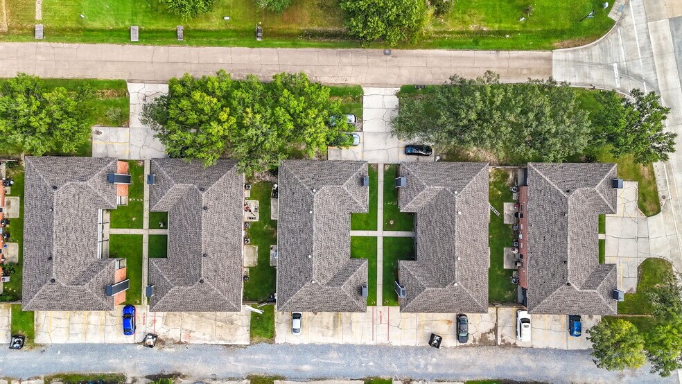 More Photos Of 3150 Oneal Ln, Baton Rouge Multifamily For Sale