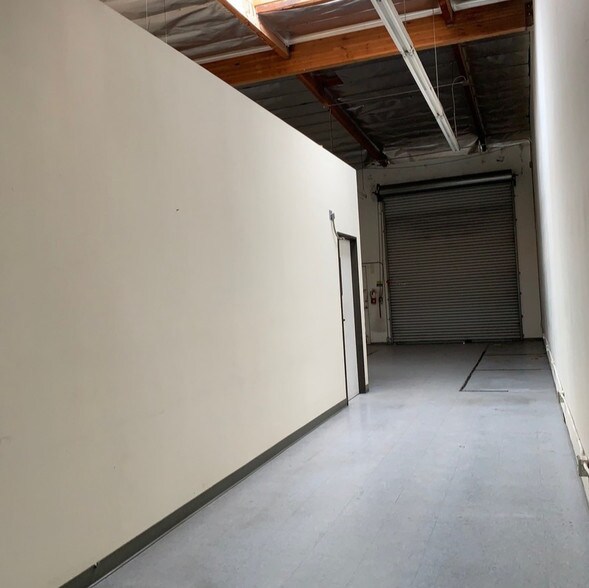 More Photos Of 23461 Ridge Route Dr, Laguna Hills Unknown For Lease