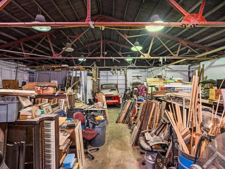 More Photos Of 2600 Duss Ave, Ambridge Unknown For Sale