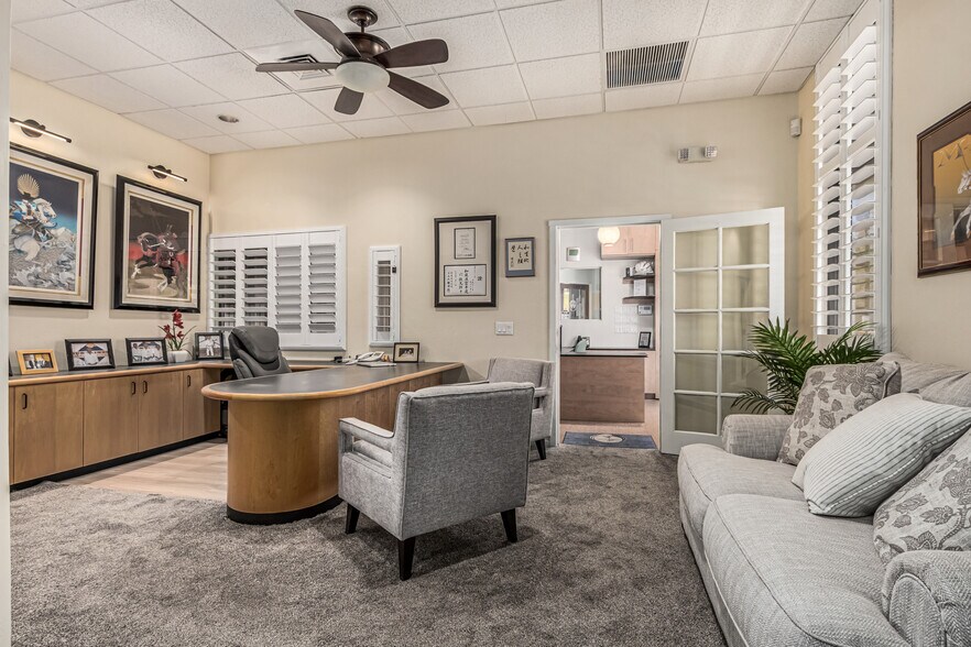 More Photos Of 3173 E Chandler Blvd, Phoenix Freestanding For Sale