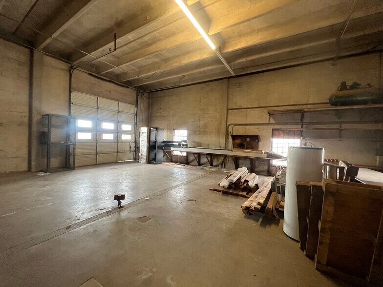 More Photos Of 205 Profit Dr, Victoria Showroom For Sale