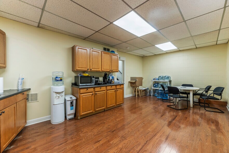 More Photos Of 37 Station Dr, Princeton Junction Office For Sale