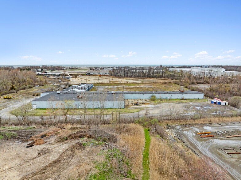 More Photos Of 7451 Terminal Dr, Lorain Truck Terminal For Sale